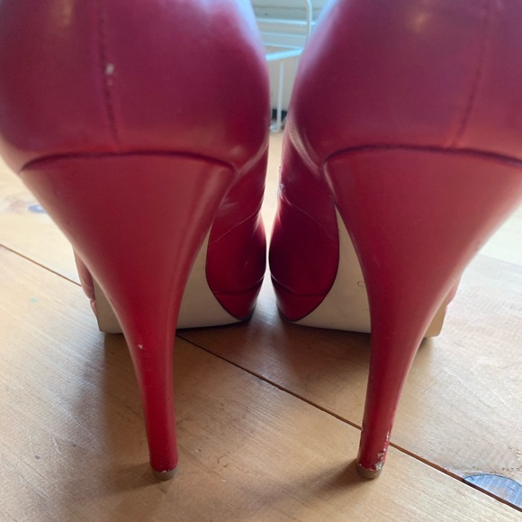 Aldo / Red / Rounded Toe / High Heels - Picture 2 of 10
